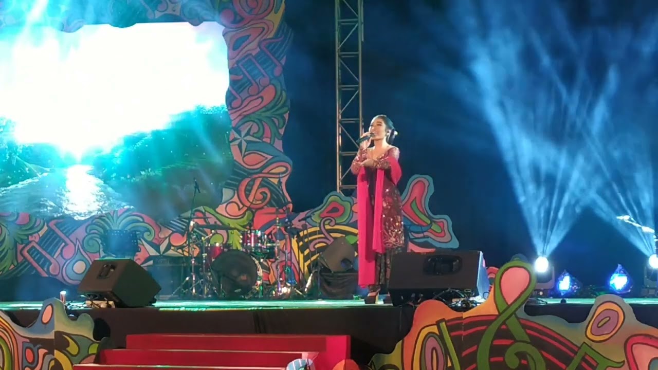 Bengawan Solo - Woro Mustiko | LIVE SOLO KERONCONG FESTIVAL