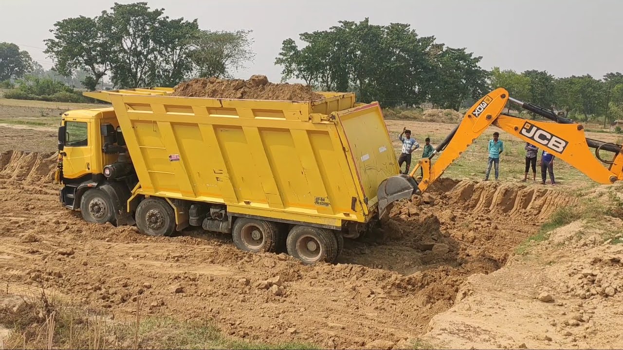 जेसीबी से ट्रक कैसे निकाले Jcb Damfer in Mud🚜🚜🚜
