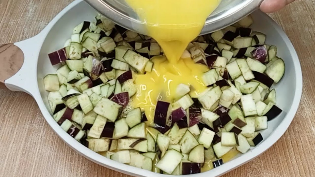 Hihiwain mo ang talong na parang cubes at lagyan ng itlog napakasap na combination/eggplant w/egg