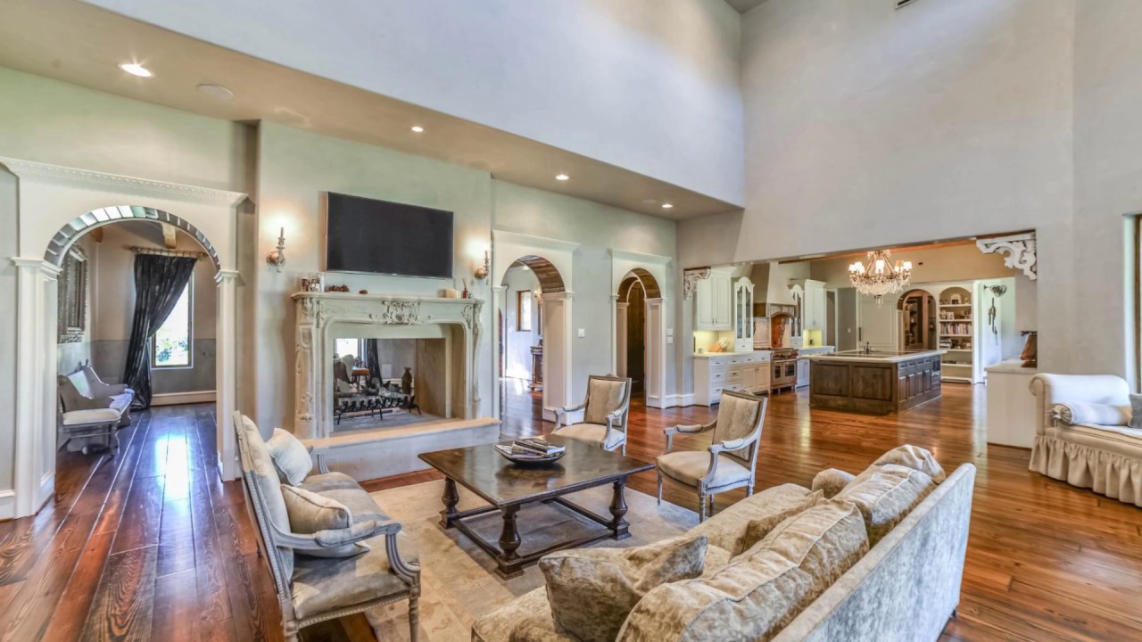 30515 Becky Lane, inspired  by Costillo Banfi, Tuscany Italy