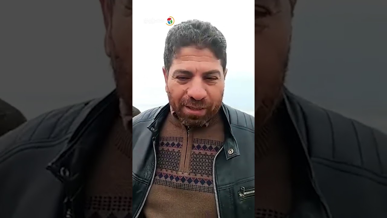 «Я не уйду без него»... Мать утонувшей из Порт-Саида лежит на песке, ожидая «последнего взгляда» ...