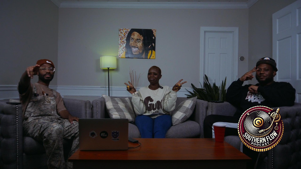 Breaking News with Dejhiaa, the Hood News Lady