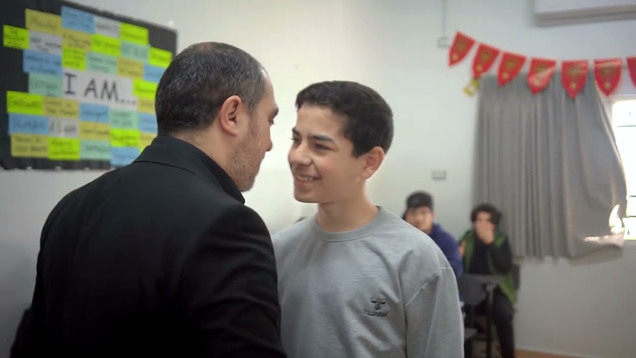 تكريم الأوائل نحتفي اليوم بنجومٍ أضاءوا درب الاجتهاد، كتبوا أسماءهم في سجلِّ التميّز بجدّهم وإصرارهم