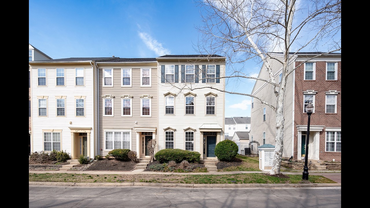 43538 Mink Meadows St, Chantilly, Virginia 20152