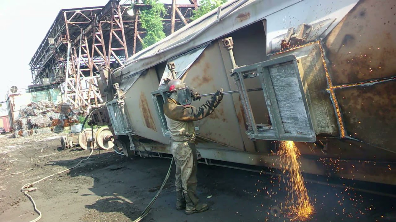 cutting railcars with torch