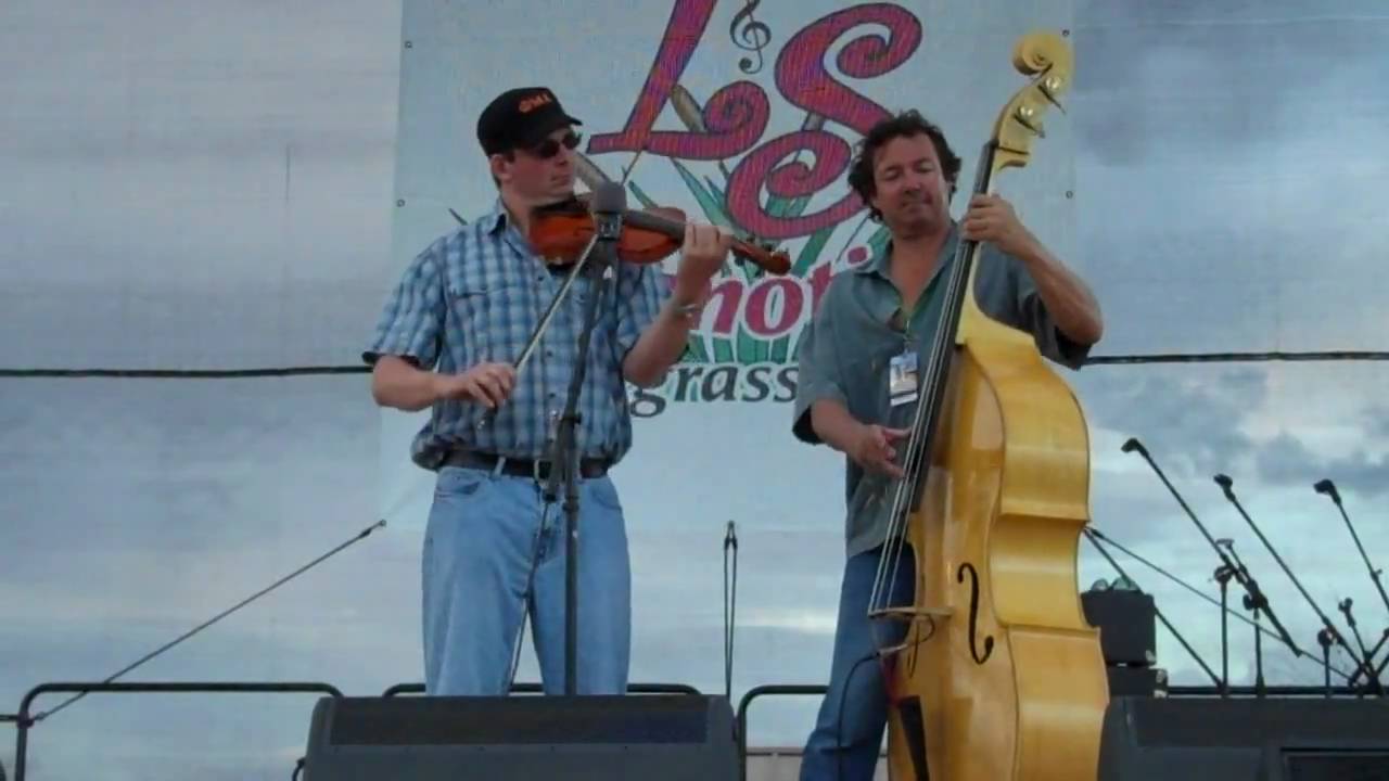 Nothin' Fancy ~ Bluegrass Music ~ Orange Blossom Special ~ Featuring Chris Sexton on Fiddle ~ WOW !!