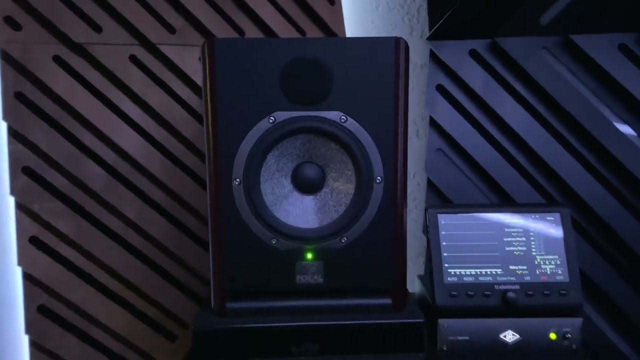 Focal Solo6 Be Sound Test In The Professional Music Studio ( Uad Apollo 8 )