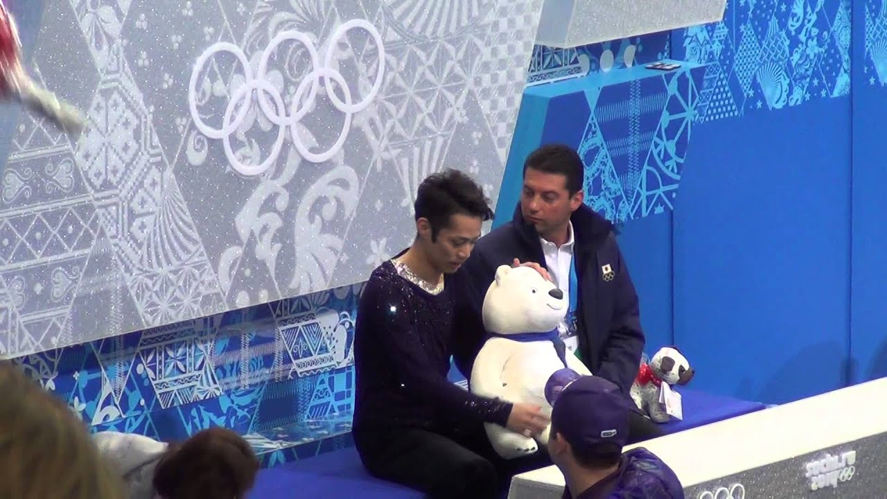 Sochi 2014 Daisuke Takahashi kiss&cry after FS + Nikolai Morozov voodoo :) 00722