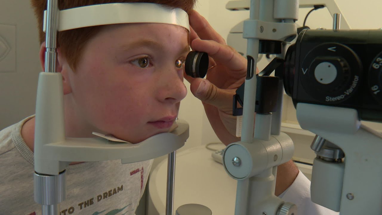 Lunettes : les enfants consultent un ophtalmologiste avant la rentrée