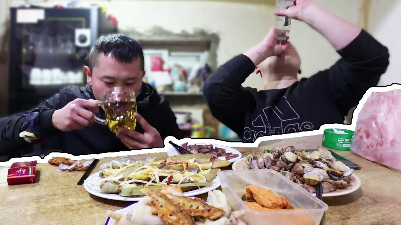 青岛居民区最深处的啤酒屋，自带海鲜加工，老板娘炒的一手好菜！【文哥探店】