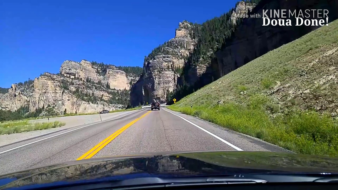 Scenic view on UT 14 in Utah. Taug kev saib roob saib hav nyob xeev Utah.