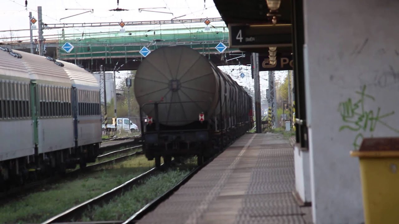 R 951 a Nákladní vlak Poděbrady 17.4.2015