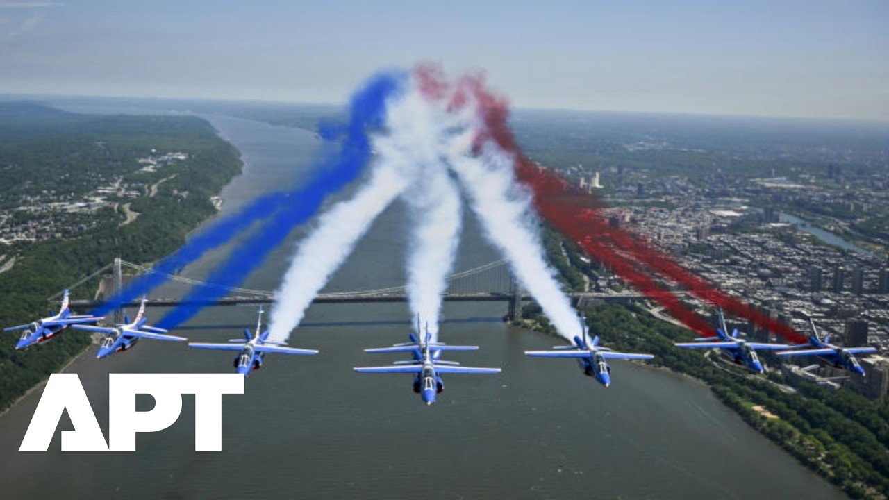 French Aerobatic Team Salutes US Independence Celebration in Washington | APT