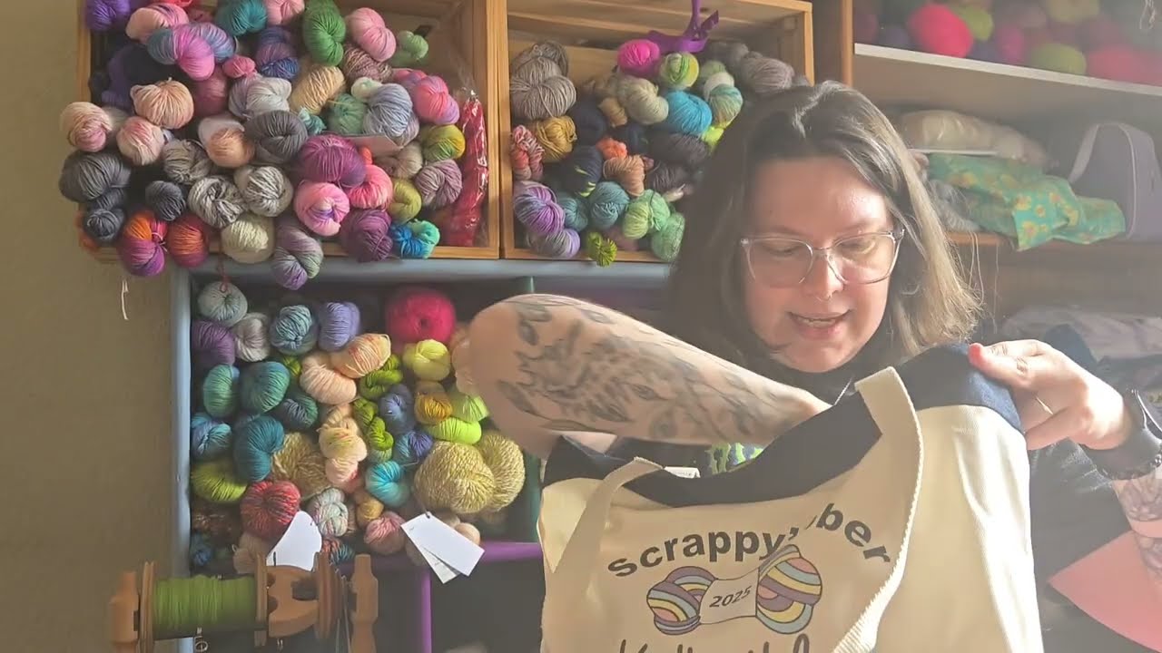 Scrappy'tober boxes, Aurora Cabin and MKAL hype | Gertruida's Fiber Adventures | Episode 22