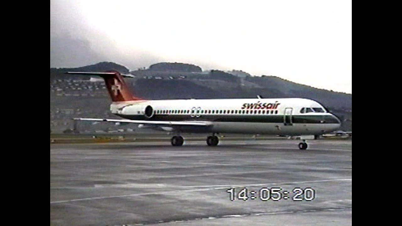 Swissair HB-IVE Fokker 100 zu Besuch in Bern 1993