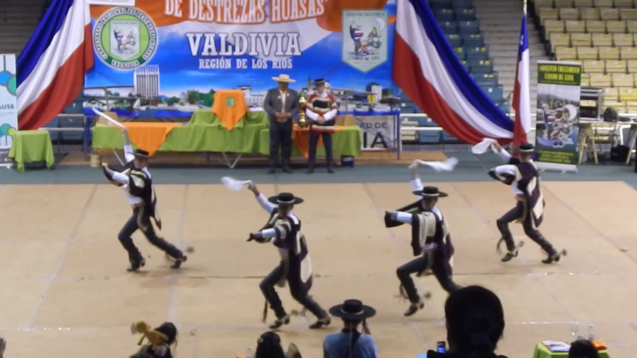 Campeones nacionales, destreza huasa, al florear de sus pañuelos de coyhaique, valdivia 2017