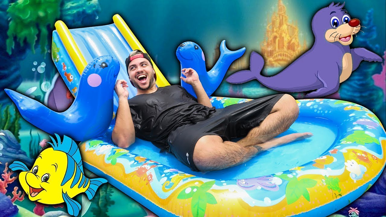 BRINCANDO NA PISCINA DE FOCA GIGANTE NOVA! (VÍDEO DE PISCINA DO LUCCAS)
