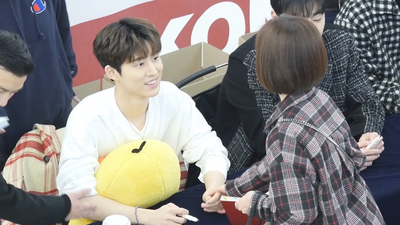 190112 비아이 BI 01  : 아이콘 iKON : I'm OK 팬사인회 : fancam : Fansign : 영등포