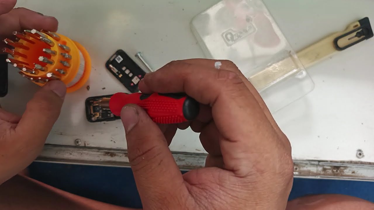 Kegagalan dalam membuka huawei band 8 smaetwatch ganti baterai