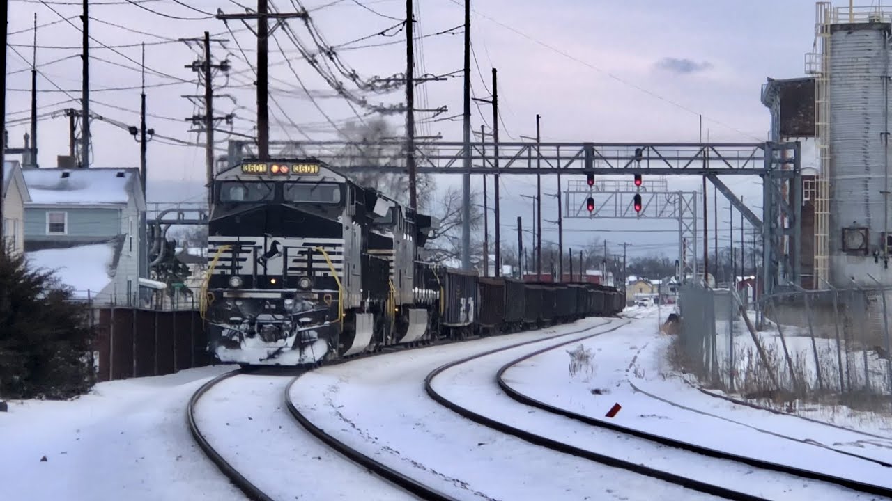 Longest Gondola Train Ever! Shoved By 2 Locomotives, Pulled By 2! Snow & Ice Trains In Hamilton Ohio