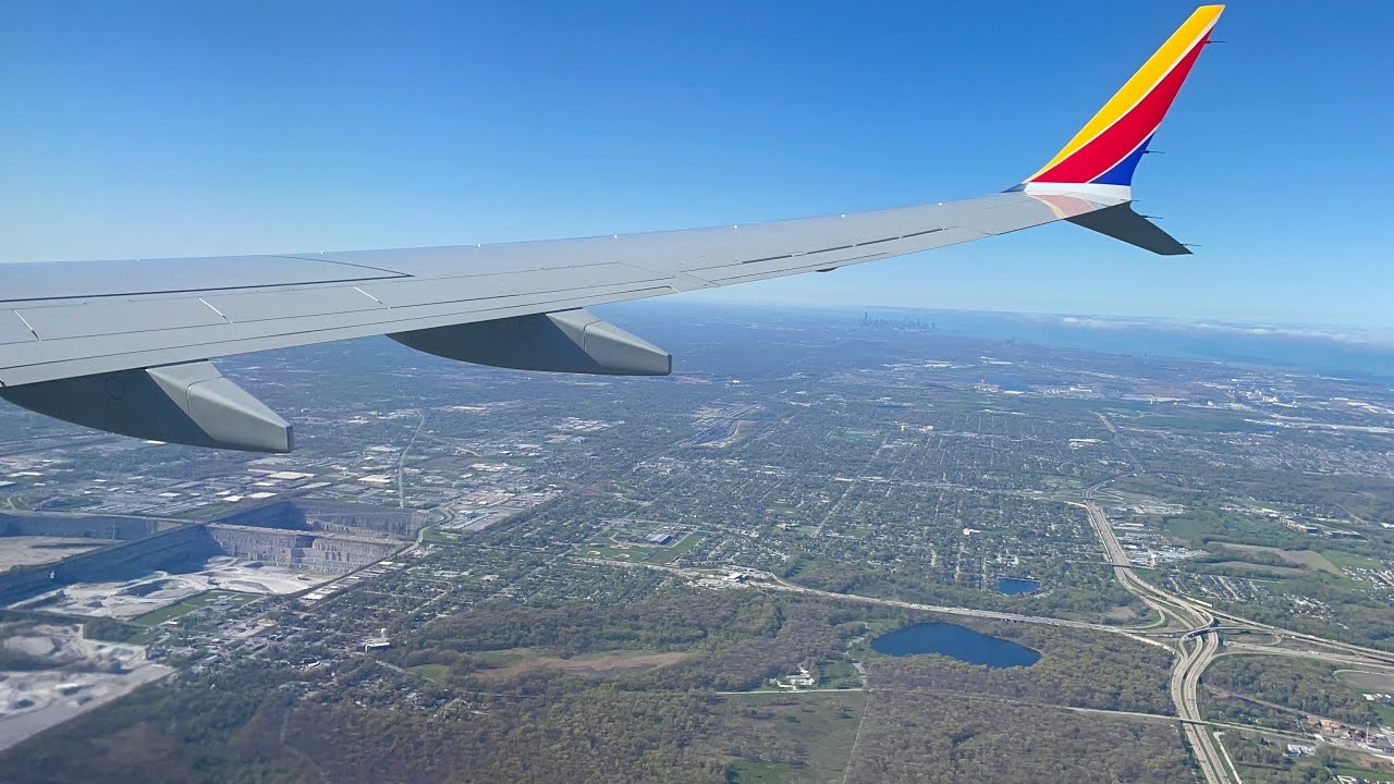 Southwest Airlines 737 MAX 8 Landing in Chicago-Midway (MDW)
