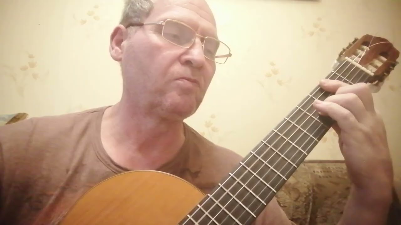 Сувенир Демис Руссос