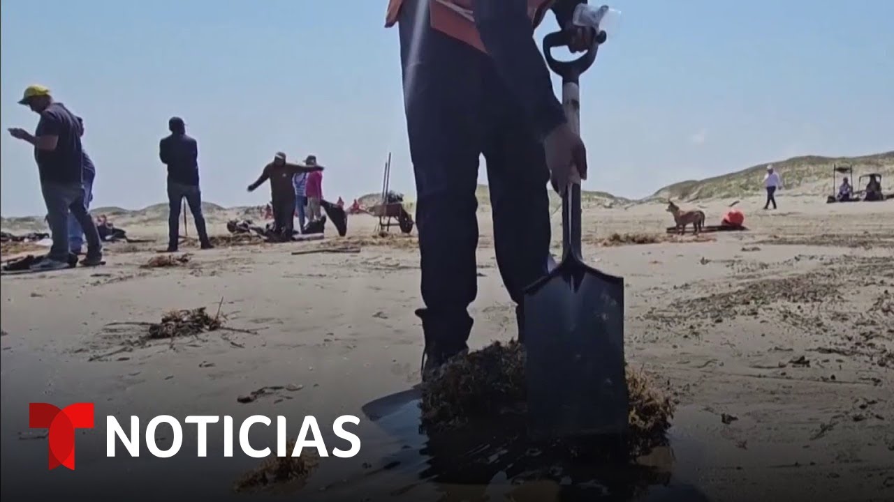 Un derrame de petróleo cubre más de 140 millas en el Golfo de México | Noticias Telemundo