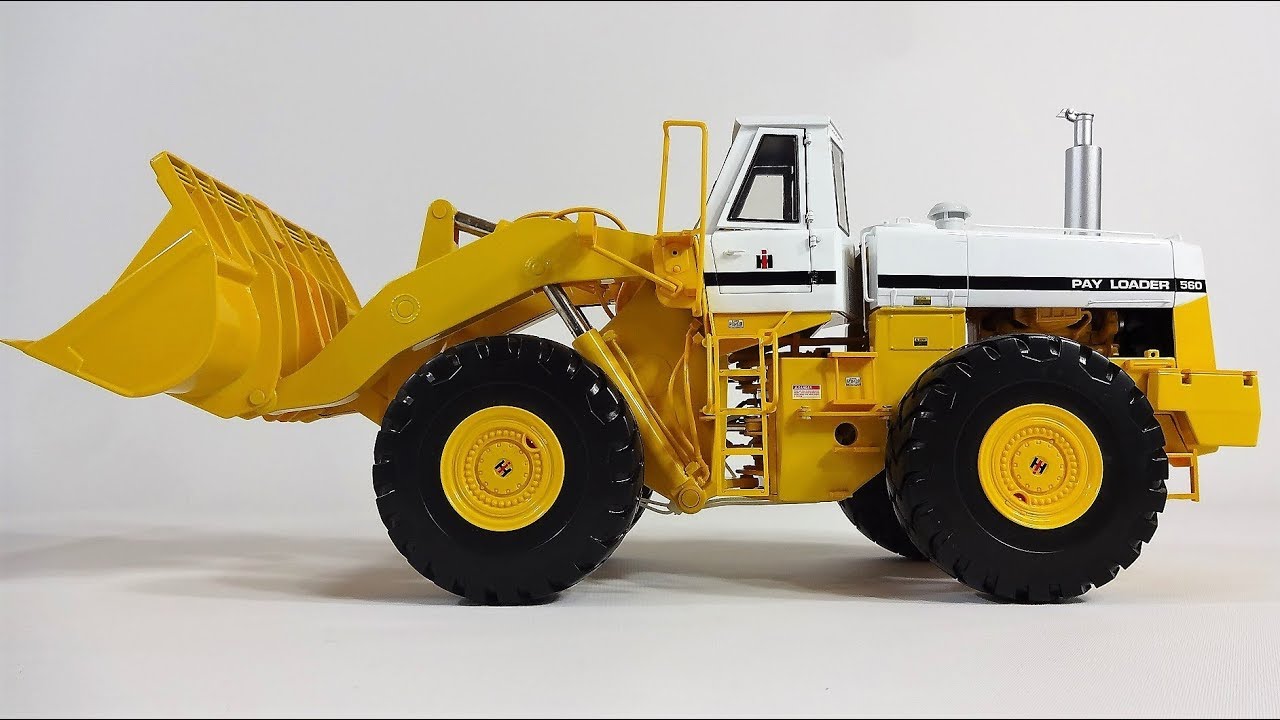 International 560 Payloader 1/25 Scale Diecast Model by First Gear