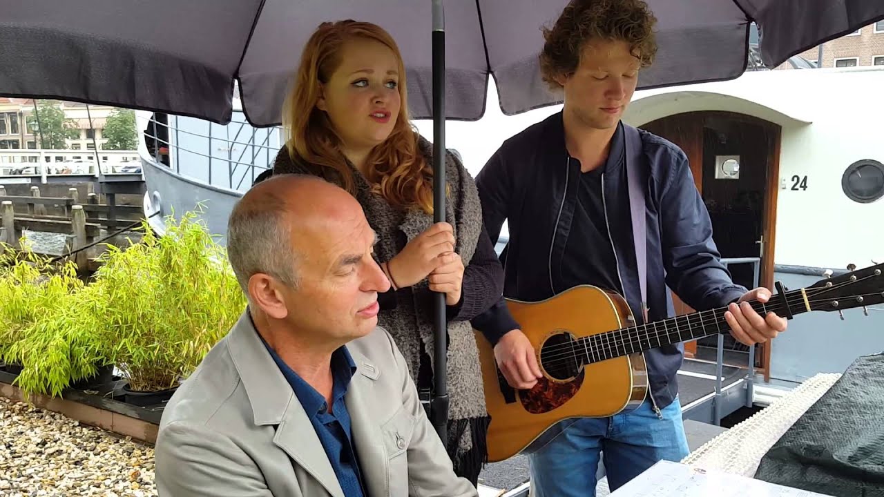 Dag 357 - De Buitenpianist van Cultuurschip Thor, Bas&As: Bless The Broken Road