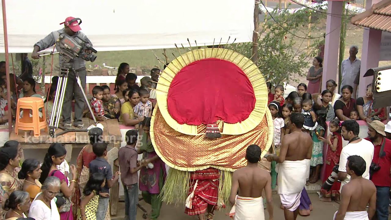 Panayakkattamma Theyyam at Vellur Sree Kozhuthumpadi Temple