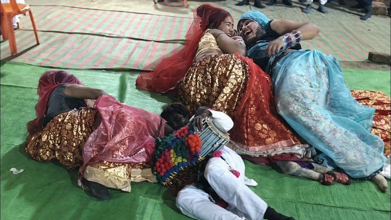  हेमराज लोधी बुंदेली कलाकार नयाखेड़ा पार्टी ne महिपाल ठाकुर बुंदेलखंडी कलाकार को पीछे छोड़ कर दिया 1