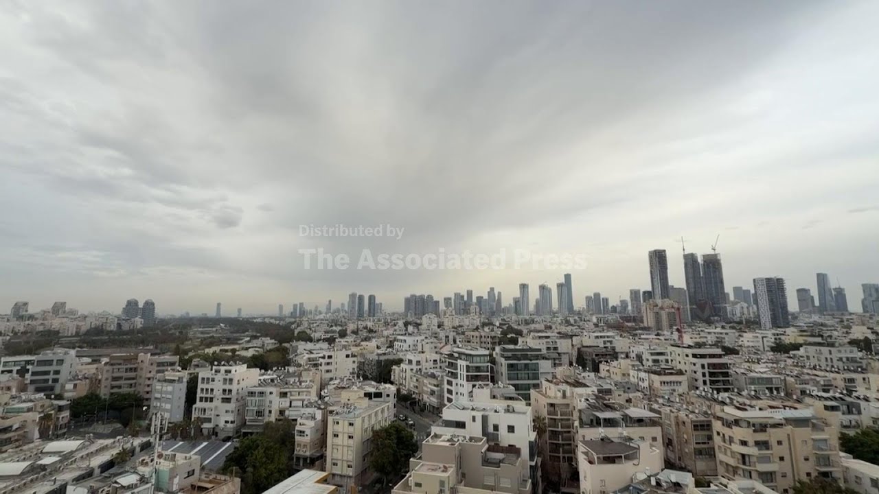 Air alert sirens sound in Jerusalem and a missile hits Holon