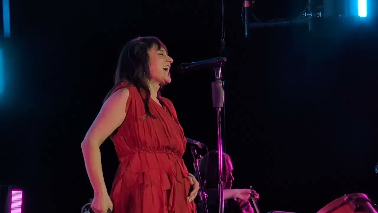 Amaral - Cómo hablar - Directo Dolce Vita Tour 2026 - Coliseum da coruña - 4K