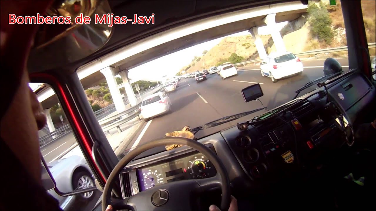 BOMBEROS MIJAS- Salidas de Bomberos visto desde la cabina del Camion.