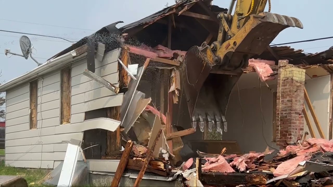 🍁 Witness the Epic Demolition in Larder Lake – You Won't Believe What Happens Next! 🏡