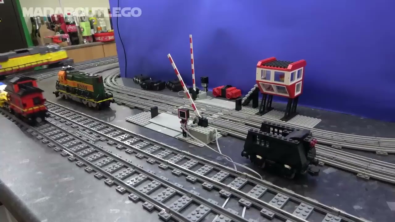 Конструктор поезд мультик для детей.Train constructor for children.