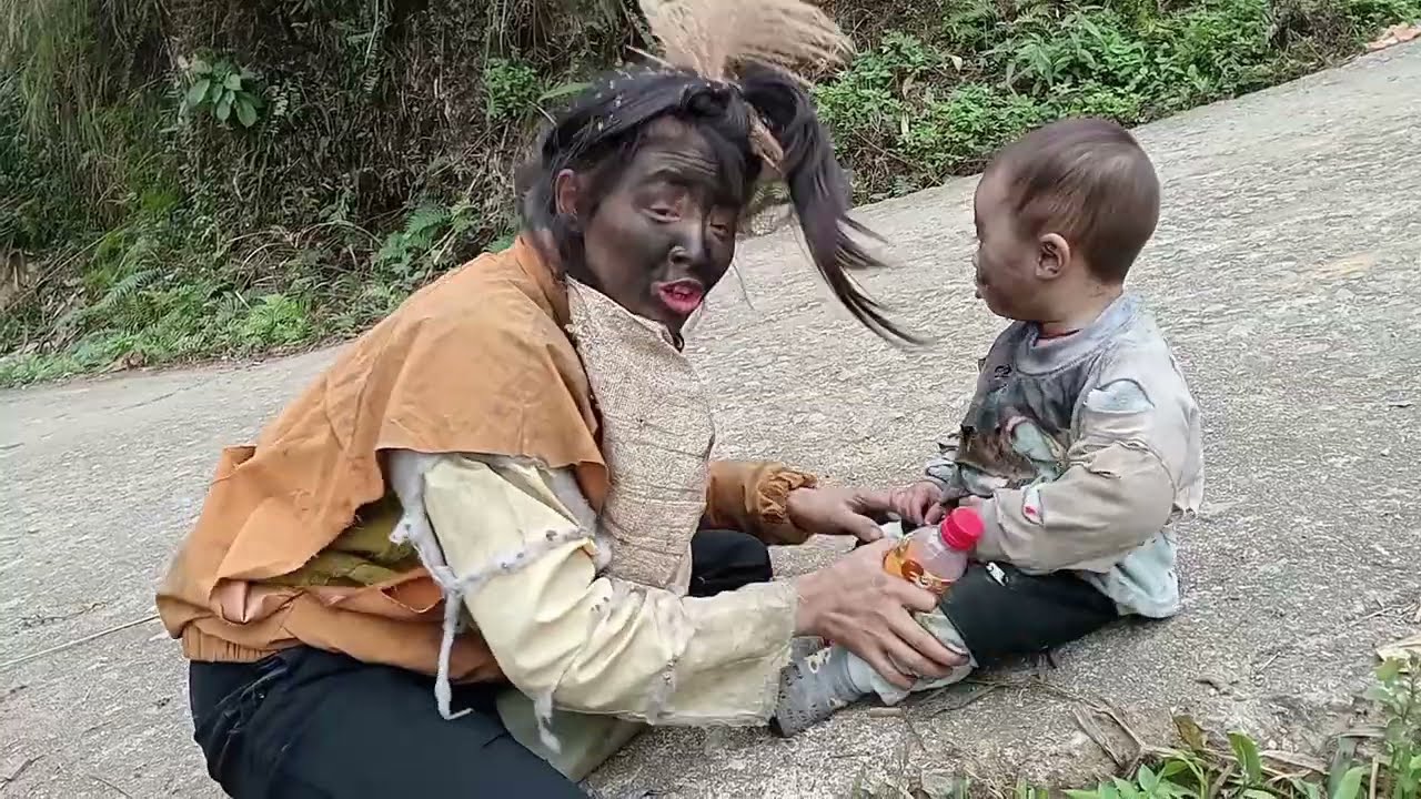 (single mother) no longer conscious. with the boy found food - very delicious.