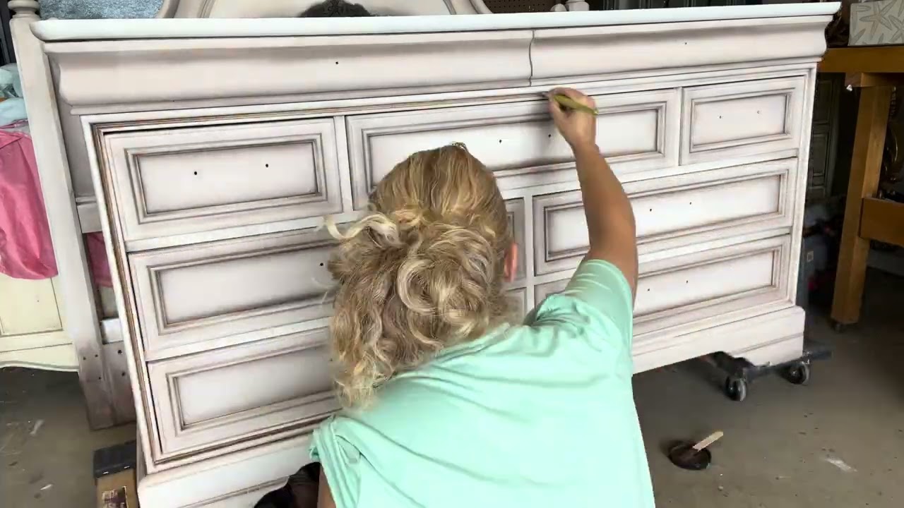 All the steps for a Beautiful Blended Furniture Makeover with Chalk Paint