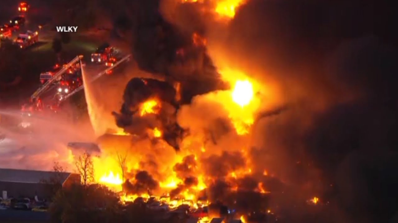 Fire erupts after plane crashes near US airport, injuries reported