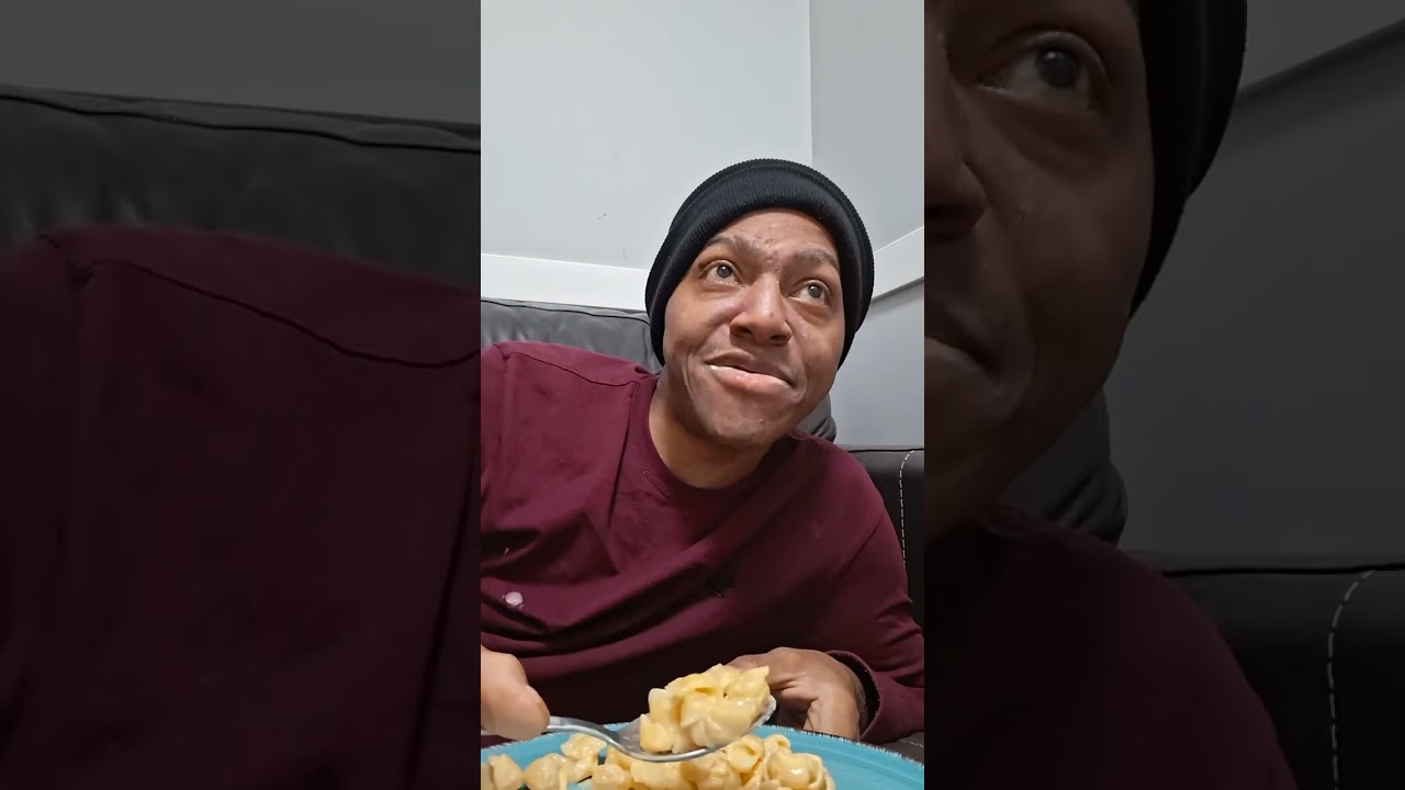Eating macaroni cheese for snacks 