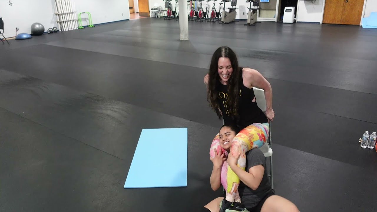 Борьба Алондра, захват «Camel Clutch Handsmother», «Headscissor», захват «Nelson», захват «Slippe...