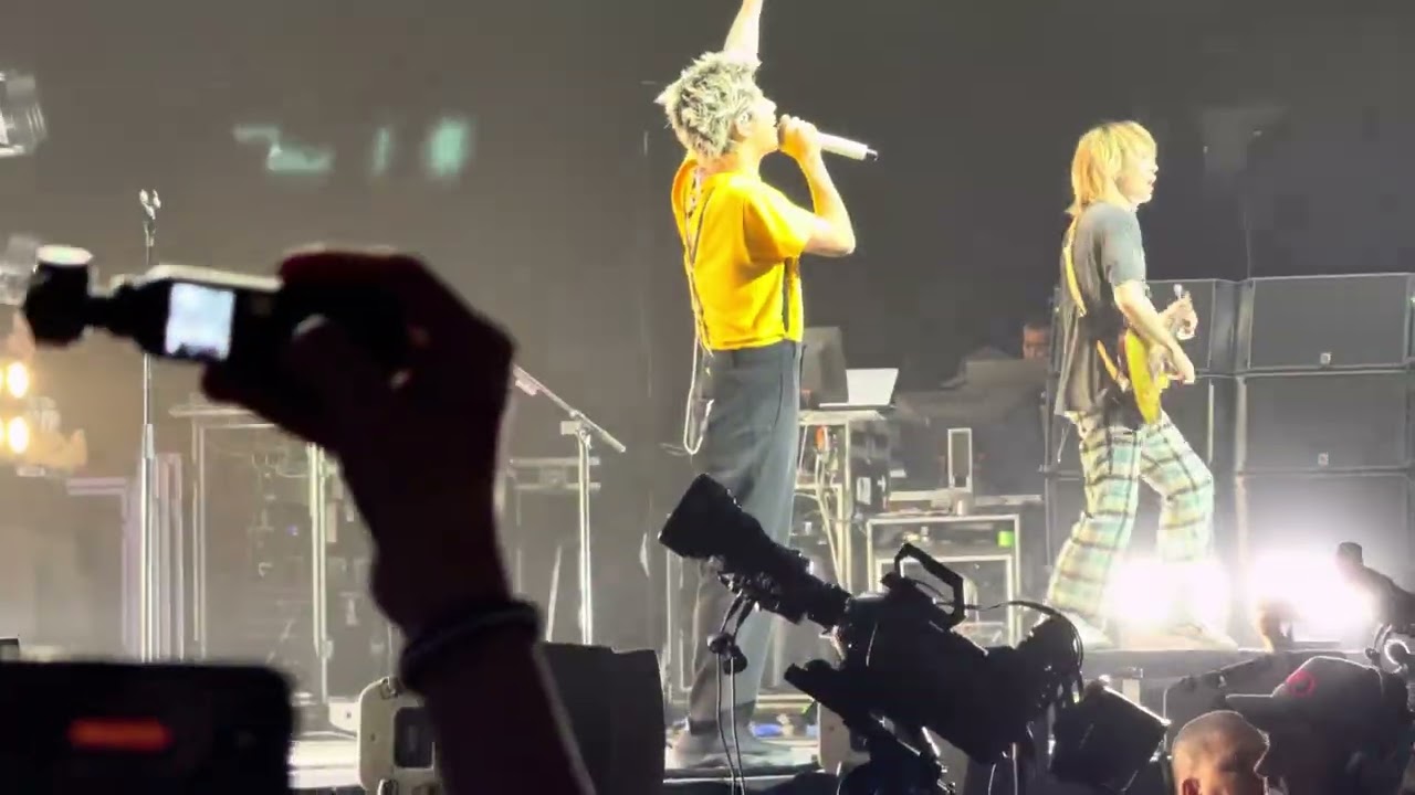 One Ok Rock - We Are [Live Budapest Arena]
