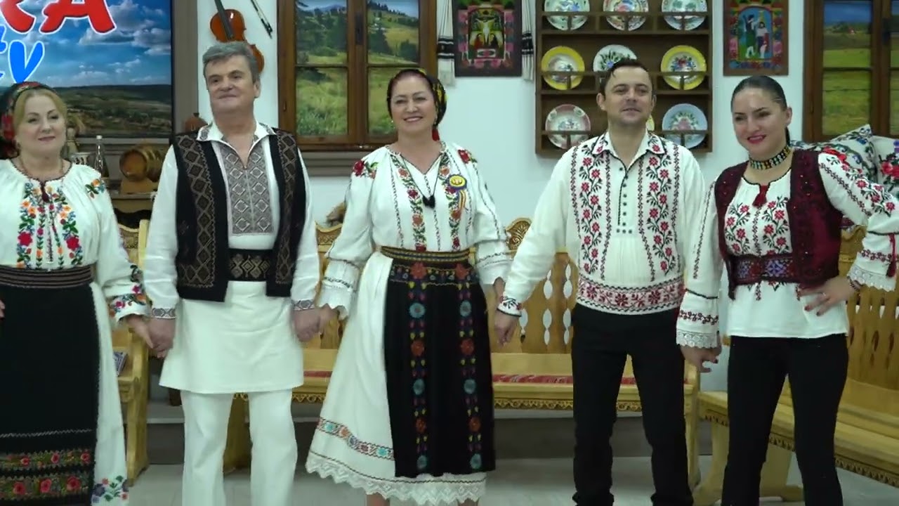 MYA MORARU  Ma petrec cum umbla banu