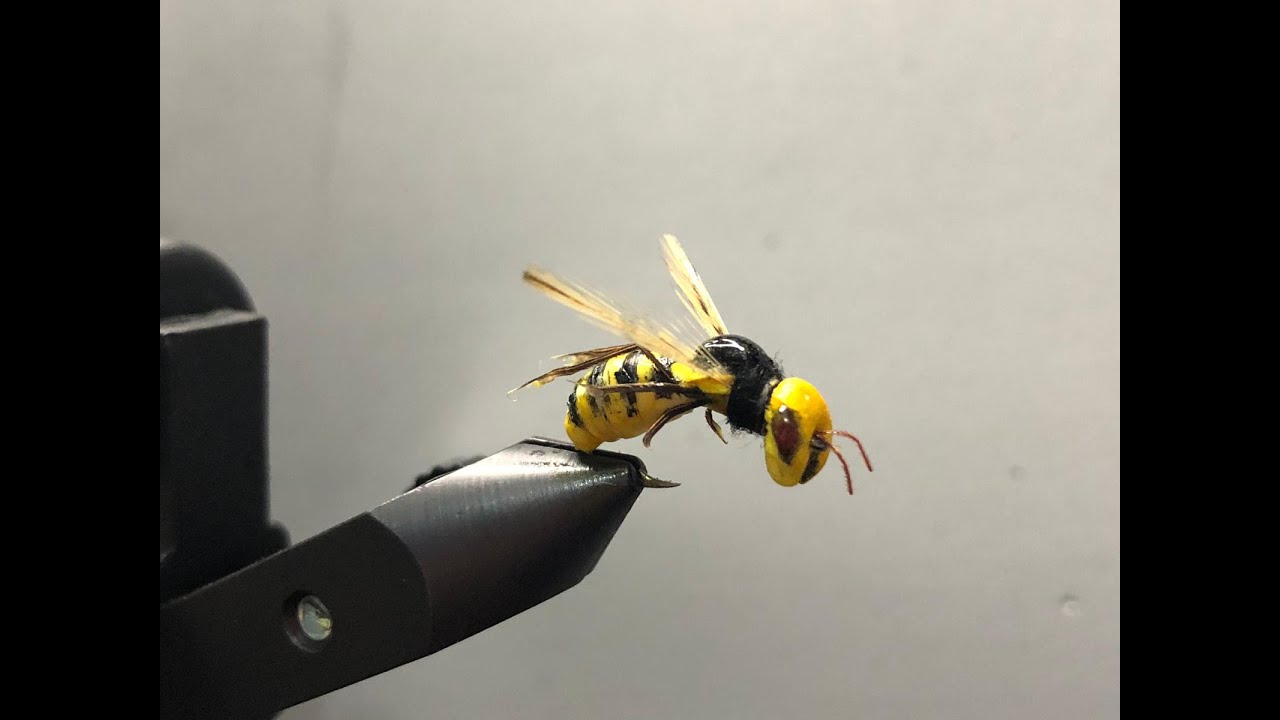 Bee Fly Tying (to put on the hat. for decorative purposes)