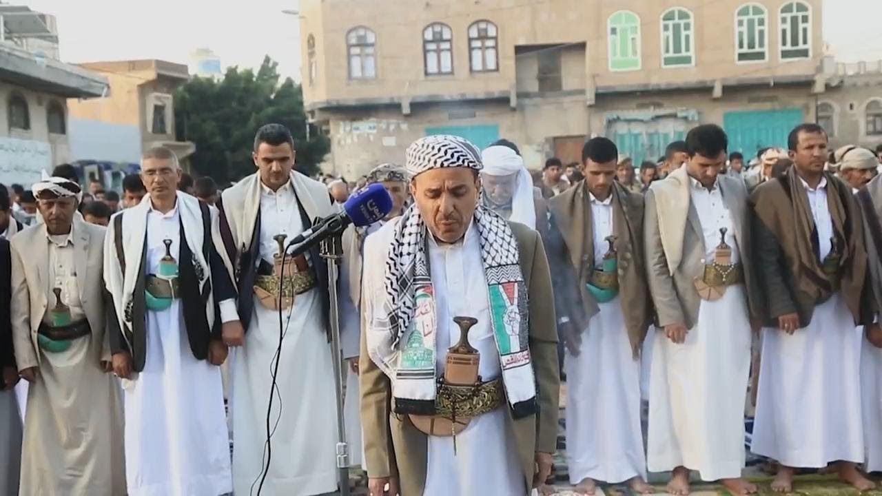 Prayers in Yemen to mark the first day of Eid Adha