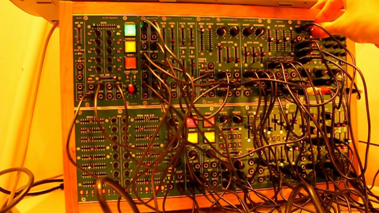 DIY MFOS Modular playing Nitzer Ebb