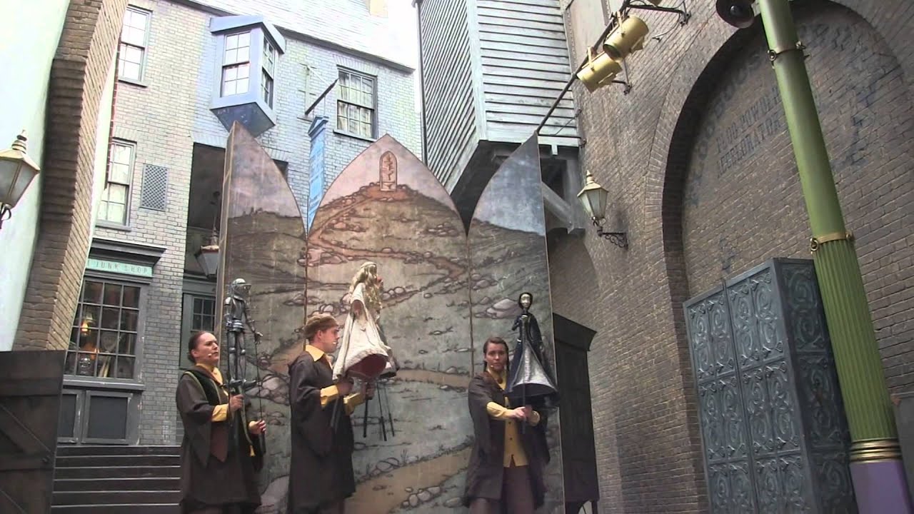 Fountain of  Fair Fortune show at The Wizarding World of Harry Potter Diagon Alley
