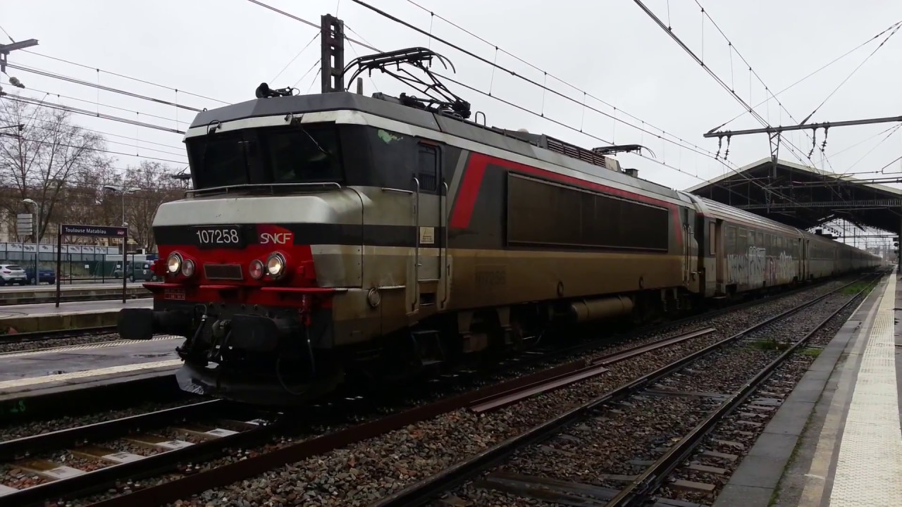 Gare de Toulouse d&eacute;part de la BB 7258