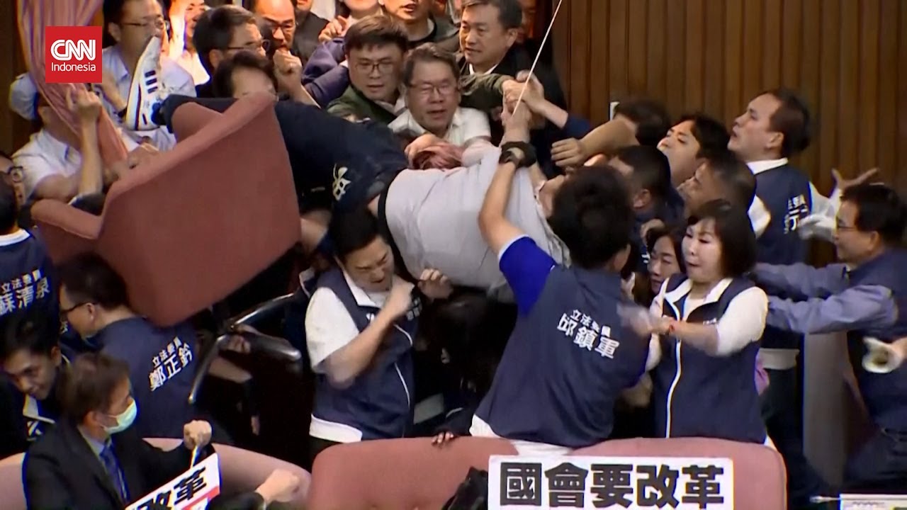 Momen Parlemen Taiwan Ricuh Jelang Pelantikan Presiden
