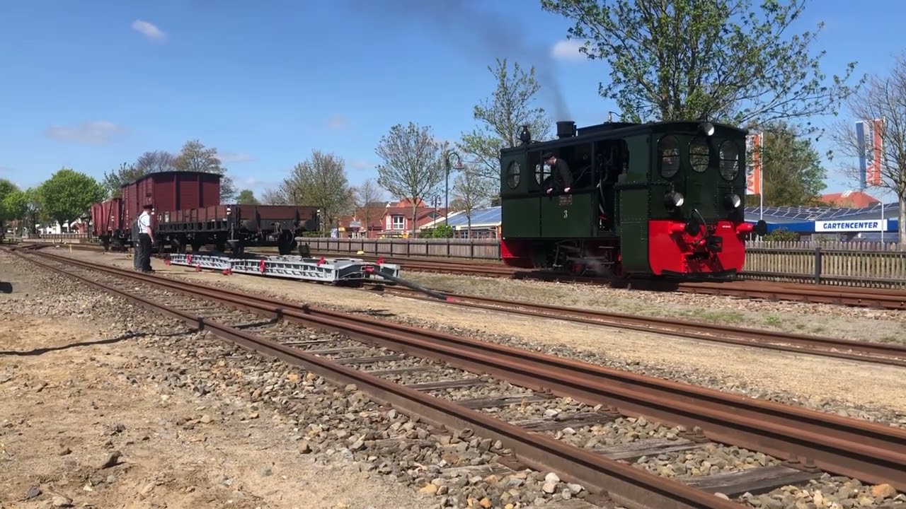 Lok 3 der Plettenberger Kleinbahn verholt auf Rollwagen